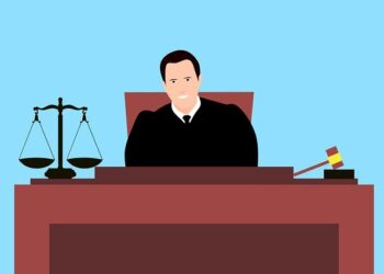 Судья Бурцев попал в историю со взяткой из-за «ложного чувства товарищества»