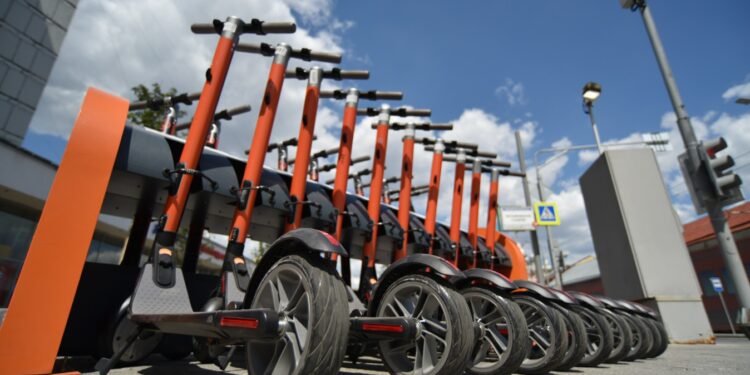 ВКонтакте запустили сервис аренды электросамокатов в Самаре, Ростове-на