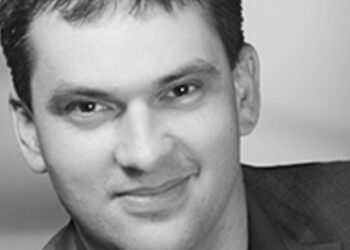 Из тольяттинской думы выгнали депутата-коммуниста Максима Гусейнова