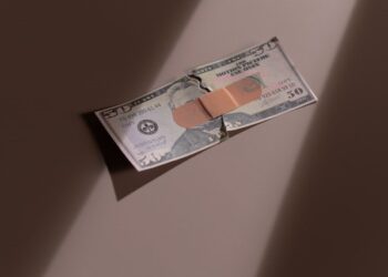 Полиция задержала налоговика-взяточника