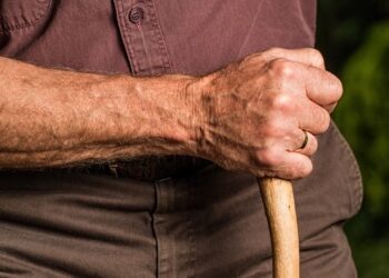 Более 600 пожилых жителей Самарской обл­асти включили в эксп­еримент по долговременному уходу