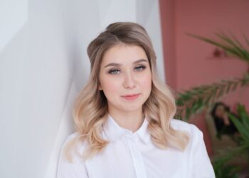 Праймериз «Едра»: 21-летняя вожатая из Тольятти оказалась популярнее Хинштейна и других депутатов Госдумы