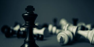 ЛДПР бросает против депутата Леонида Калашникова «серого кардинала» Тольятти