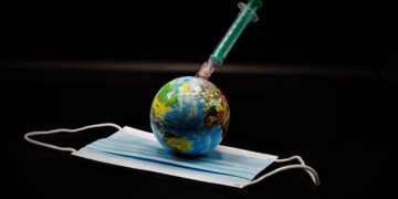 Самарский ученый считает обоснованным увеличение охвата вакцинацией от COVID-19 