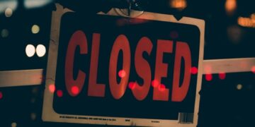 Спасайся кто может: рынок общепита Самары мучительно пытается достичь вакцинации в 70%