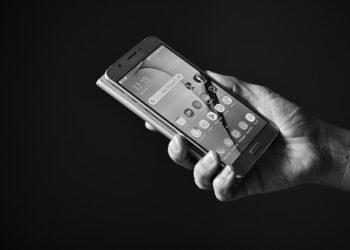 Почти 80% россиян могут использовать мобильные приложения вместо похода в банк