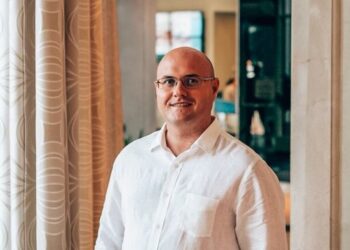 Как продавец с книжного рынка Самары стал одним из “королей” пластиковых окон