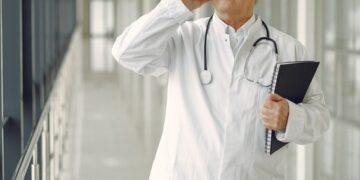 Уволенный экс-глава самарской станции скорой помощи объяснил свою опалу 