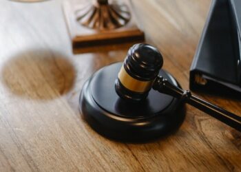 Директор Поволжского колледжа восстановился на работе через суды