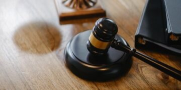 Директор Поволжского колледжа восстановился на работе через суды