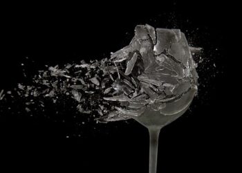 В Тольятти закрыли подпольный алкоцех, где делали контрафактную водку и коньяк