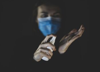 Секс-шопы поработают в локдаун благодаря спреям для интимных-игрушек