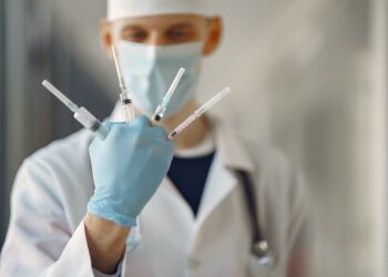 В бой с коронавирусом идут самарские студенты