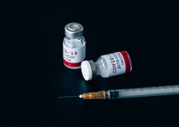 Работники АвтоВАЗа обсуждают проблематику получения отгулов на вакцинацию