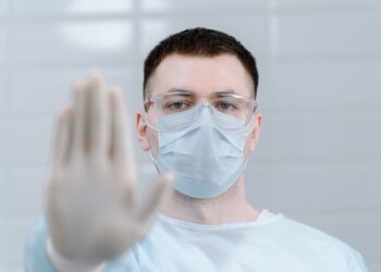 В случае заболевания COVID-19 самарских малышей будут выяснять – привиты ли их родители