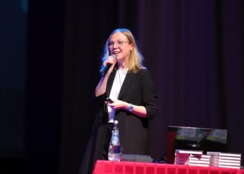 Есть ли у искусства цена и что такое шедевры — рассказала искусствовед в клубе «Химия слова»