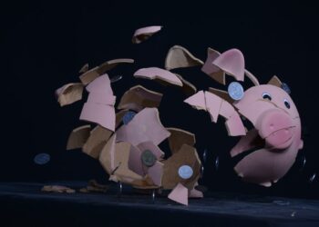 Центральный банк проконтролирует возврат денег жертвам мошенников