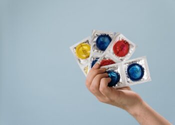 Bloomberg: во время пандемии в мире резко упали продажи презервативов