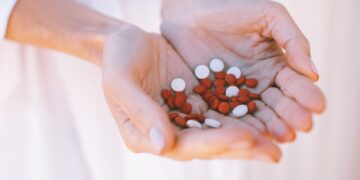 Правительство сократило поддержку отечественных производителей лекарств и медизделий