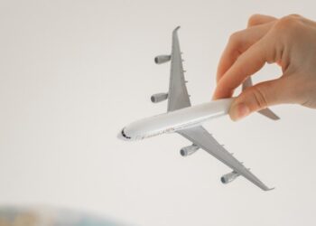 «Известия»: В РФ предложили сделать выплаты за задержки авиарейсов автоматическими