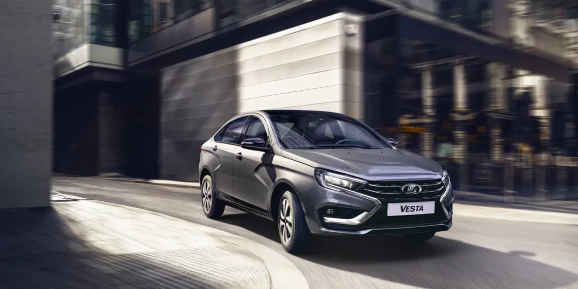 АвтоВАЗ выпустил первую серийную LADA Vesta нового поколения
