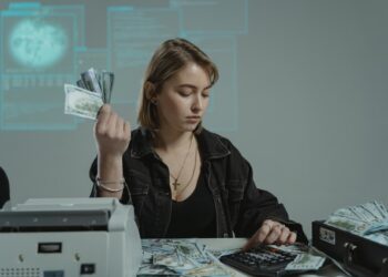 ЦБ В 2021 году выявил в 4 раза больше финансовых пирамид чем в 2020-м