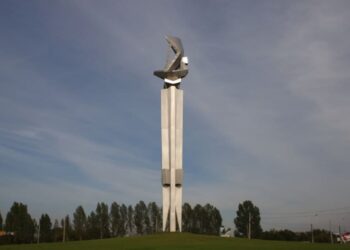 В Тольятти с торгов продают стелу «Ладья», один из символов города