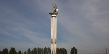 В Тольятти с торгов продают стелу «Ладья», один из символов города