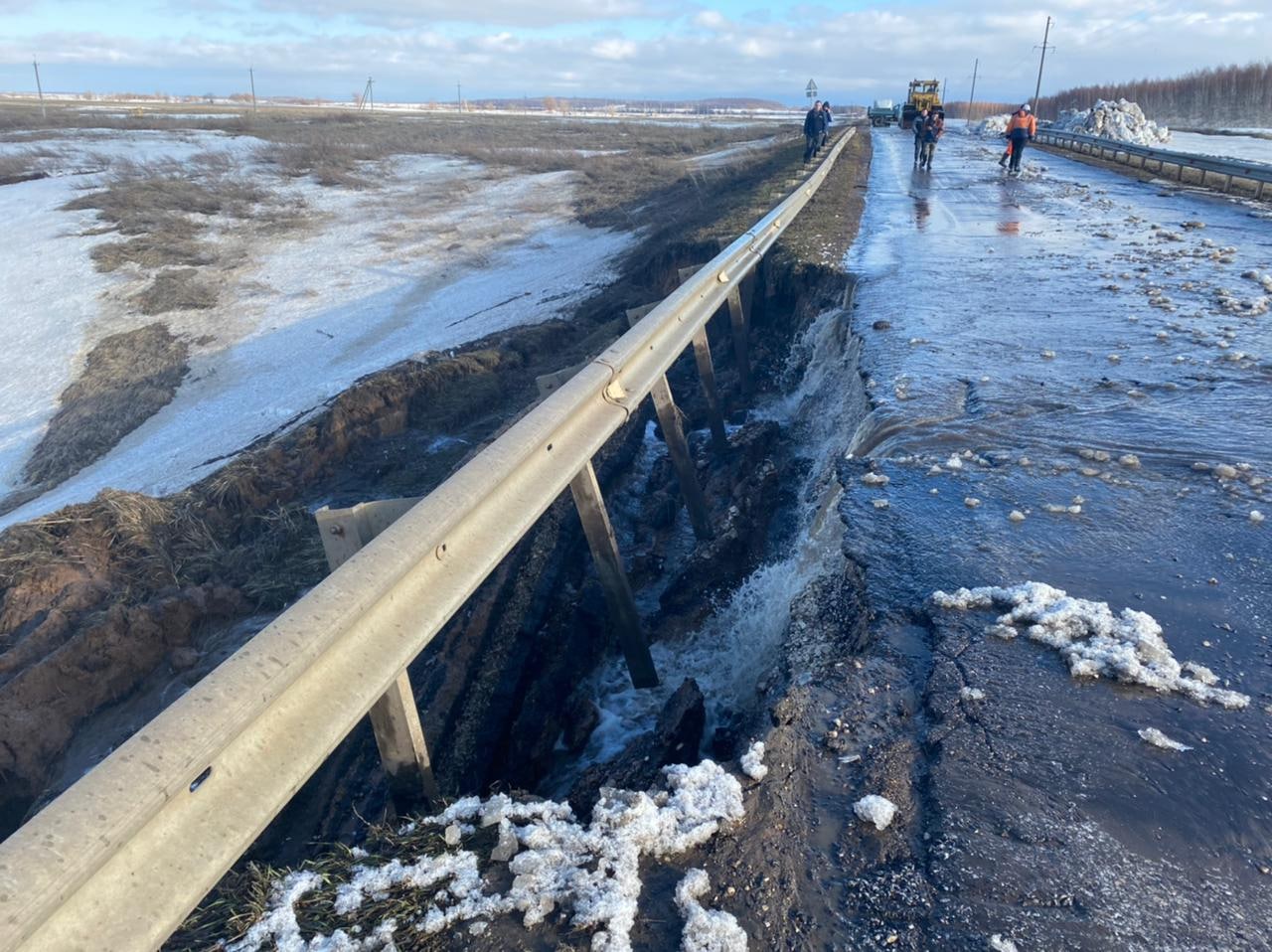 В Самарской области под землю ушла дорога «Отрадное-Богатое-Борское» -  oboz.info