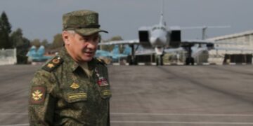 Замедление темпов наступления России на Украине делается сознательно, заявил Шойгу 