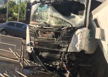 В Самаре произошло ДТП с участием двух грузовиков, есть пострадавшие