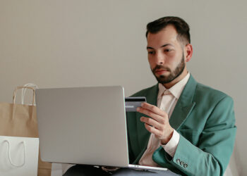 Более 22 млрд рублей потратили жители Самарской области на покупки в интернете