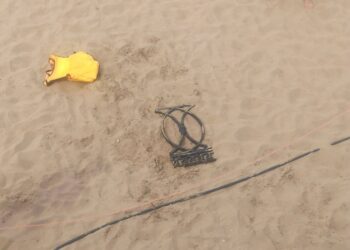 В Самаре на девушку, отдыхавшую на пляже в районе Полевого спуска упало ограждение