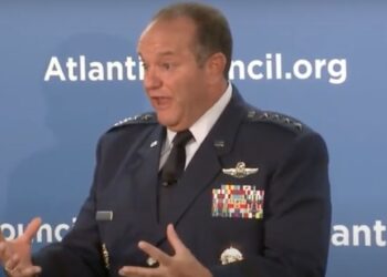 Экс-командующий НАТО призвал Украину уничтожить Крымский мост ракетами Harpoon