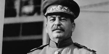 Сызранский автосервис могут наказать за рекламу со Сталиным в солнечных очках