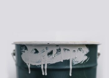 В Самарской области в колонию в ведрах с краской пытались пронести мобильники и sim-карты 