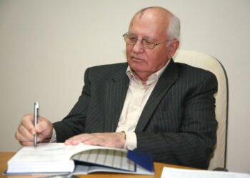 Подписчики «ОБОЗРЕНИЯ» в соцсетях высказались о роли Михаила Горбачева в судьбе России