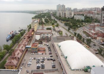 Управляющий «Самарского делового центра» очищает перспективную площадку от операторов