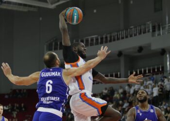 Баскетболисты «Самары» одержали первую победу в Единой лиге ВТБ