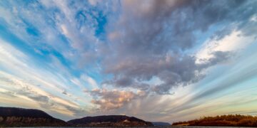 В Самарской области 18 октября объявлен желтый уровень опасности из-за сильного ветра