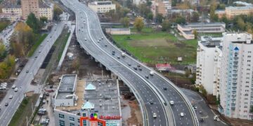 Дмитрий Азаров открыл рабочее движение по новой эстакаде на Ново-Садовой