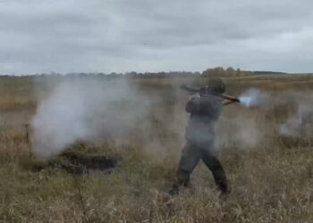 Минобороны РФ опубликовало видео учебного боя мобилизованных под Самарой