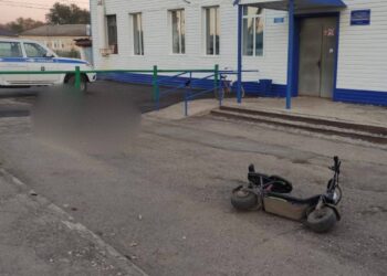 СК расследует гибель подростка, разбившегося на скутере в Большой Глушице