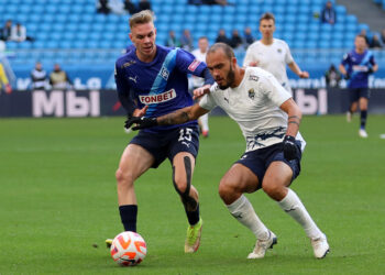 Трое футболистов «Крыльев Советов» могут сыграть за сборную России