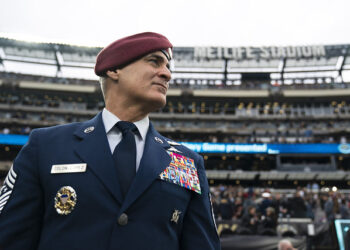 Глава комитета начальников штабов армии США Марк Милли призвал к дипломатии на Украине