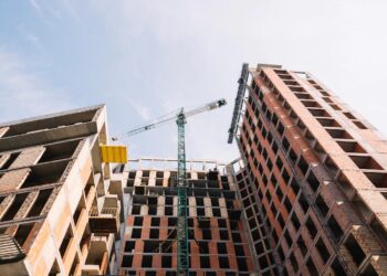 ВТБ: частные дома в России оказались в 1,5 раза популярнее квартир