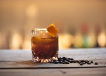 «Алкогольная сибирская группа» начнет производить собственный виски