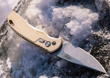 В Самаре 47-летний мужчина порезал ножом 15-летнего подростка и его мать