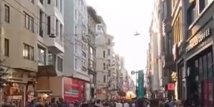 Скрин видео момента взрыва в Стамбуле. Фото: соцсети