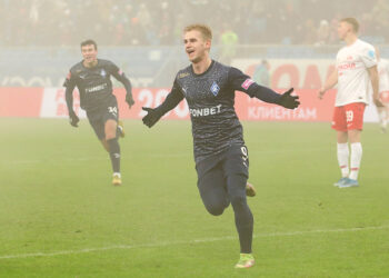 «Крылья Советов» опубликовали сообщение по вопросу перехода двух футболистов в «Локомотив»